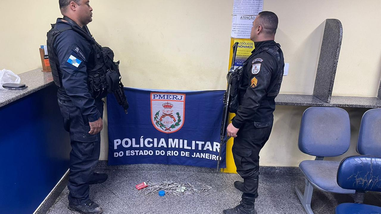 Disque Denúncia ajuda militares do 15º BPM a apreender drogas em Duque de Caxias